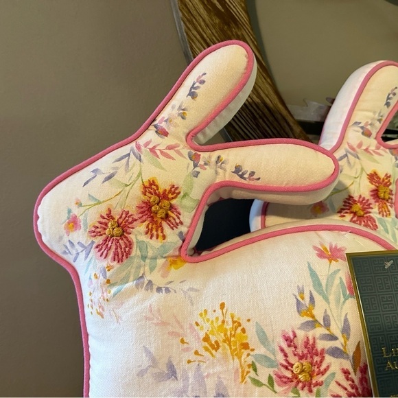 Lillian August bunny decorative Pillow set - Picture 4 of 7
